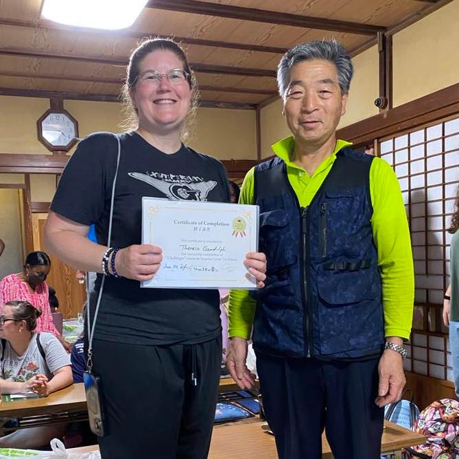 A relaxing Japanese cultural experience where you can heal your heart while enjoying creative French cuisine in a tatami room of an old folk house, after trying tea picking and tea making near the forest where Totoro lives!