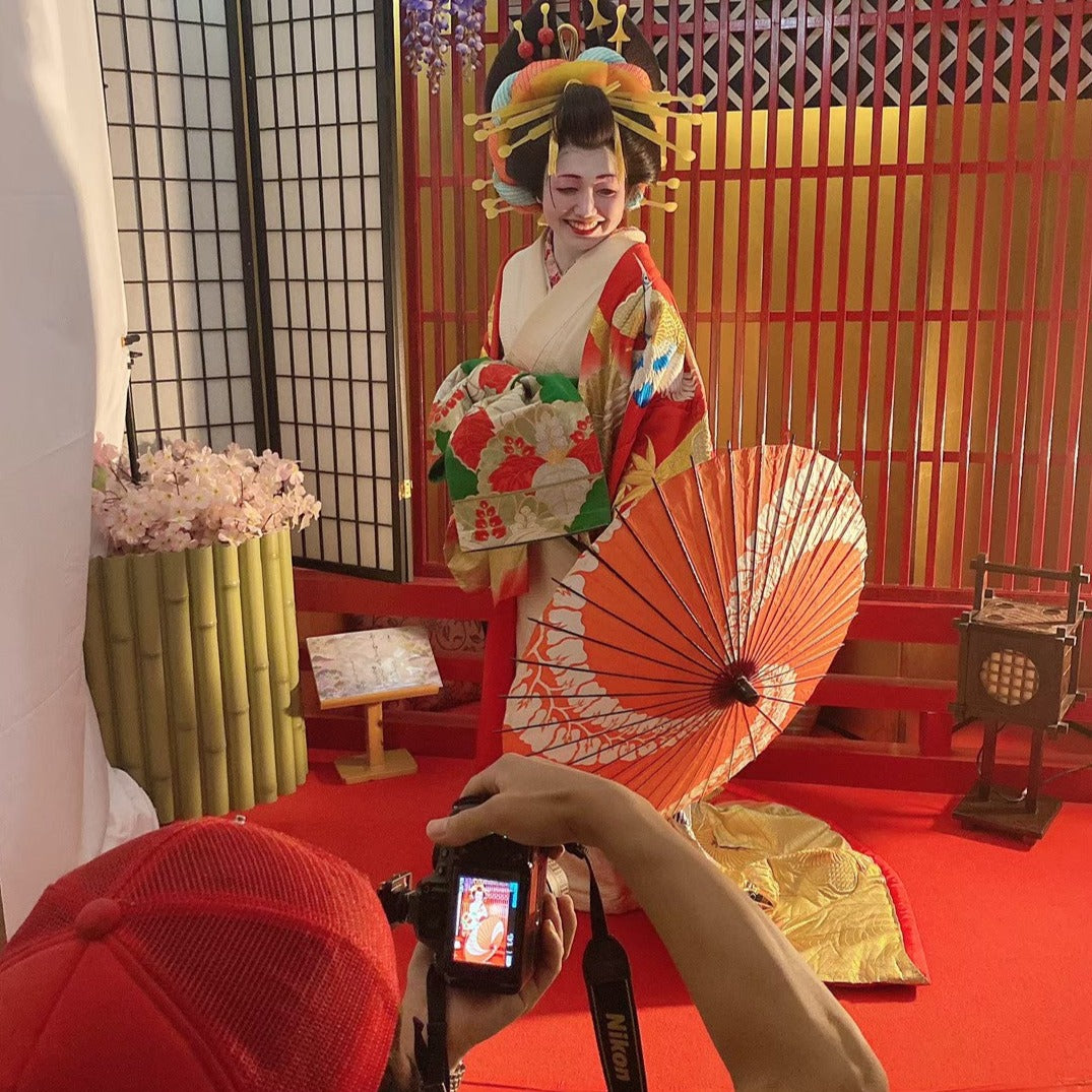 Experience Asakusa's Oiran Culture, Produced by a  Renowned Onnagata Traditional Japanese Dancer（GEISHA BOY)